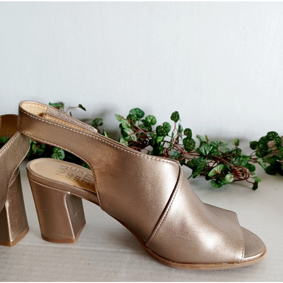 Preston sandal from Naturalizer - Picture 10 of 16